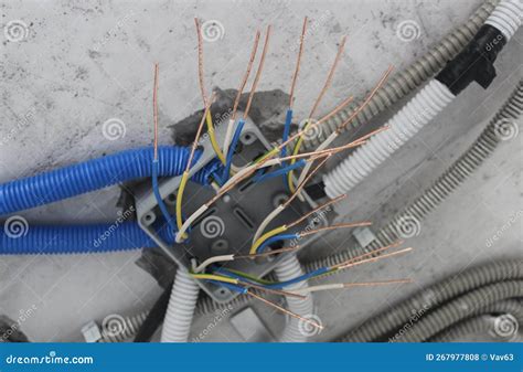 junction box stripped|electrical box loose.